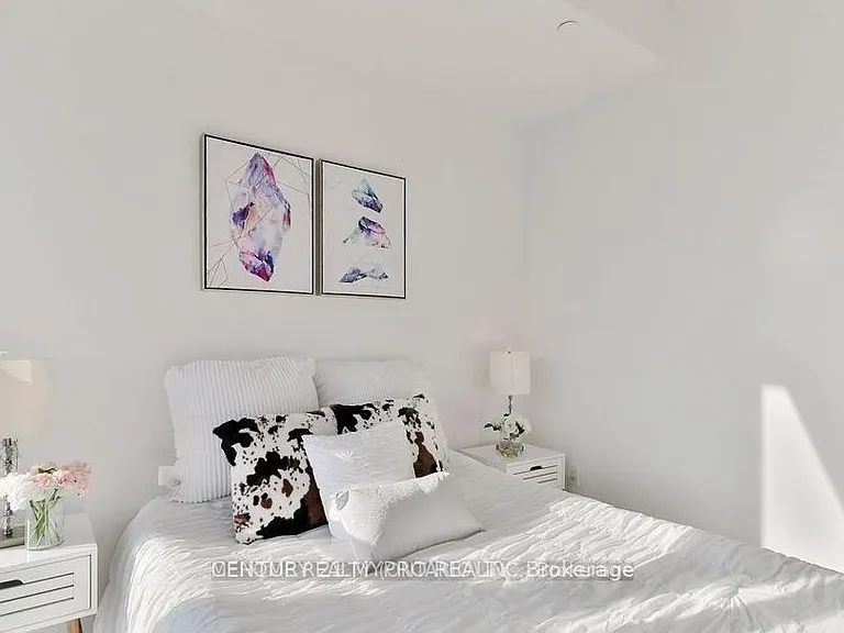 128 Fairview Mall Dr #1402 — Photo 5