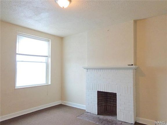 2nd image of 2835-2837 Miami St
