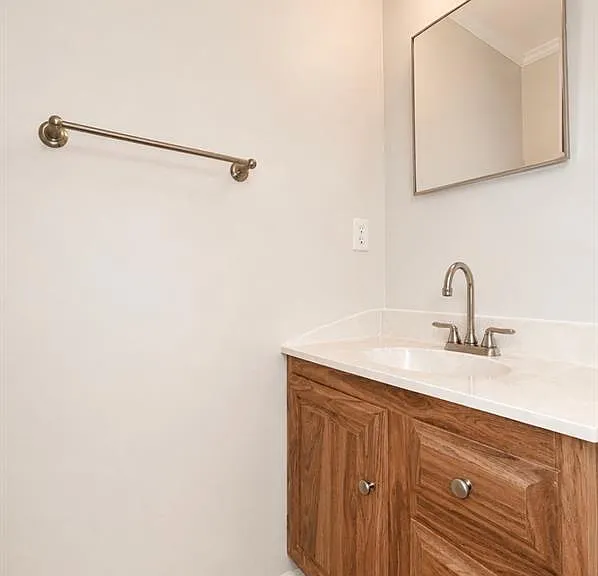 229 Linden St — Photo 20