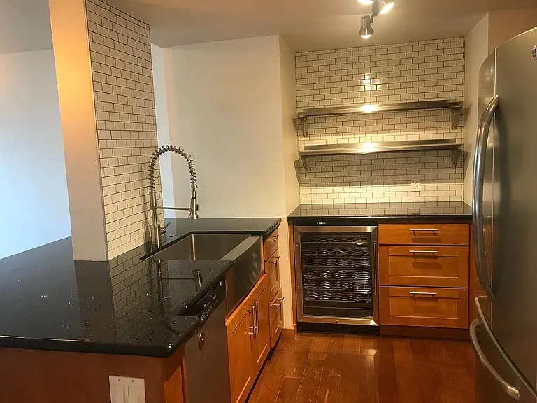 1415 2nd Ave #2405 — Photo 3