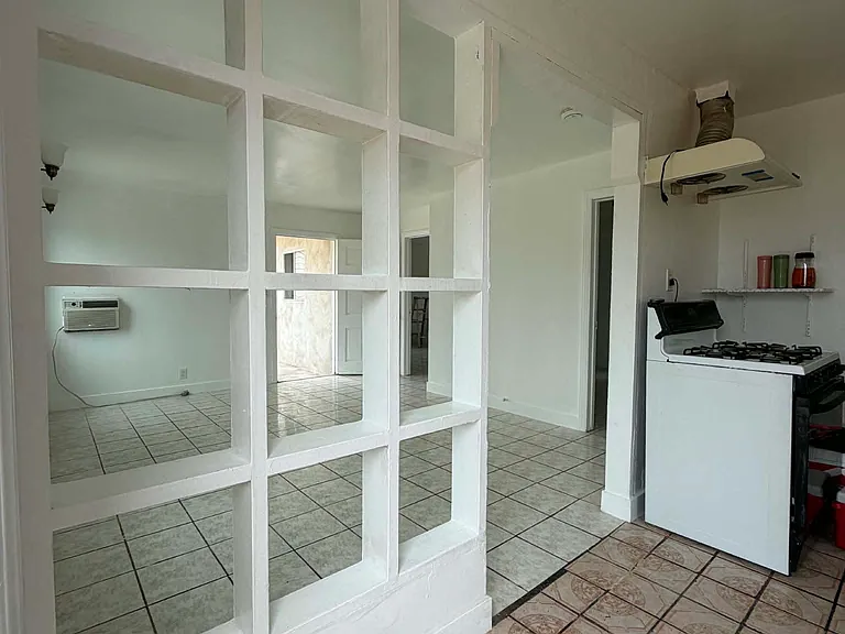 11720 Ferris Rd — Photo 12