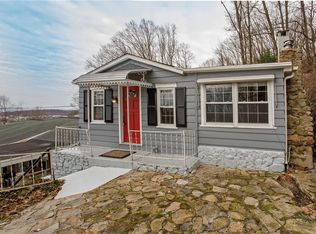 2557 S Ivy St, Allentown, PA 18103