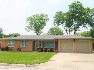 2104 Terbet Ln, Fort Worth, TX 76112