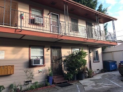 1st image of 1230 1/8 N Beachwood Dr