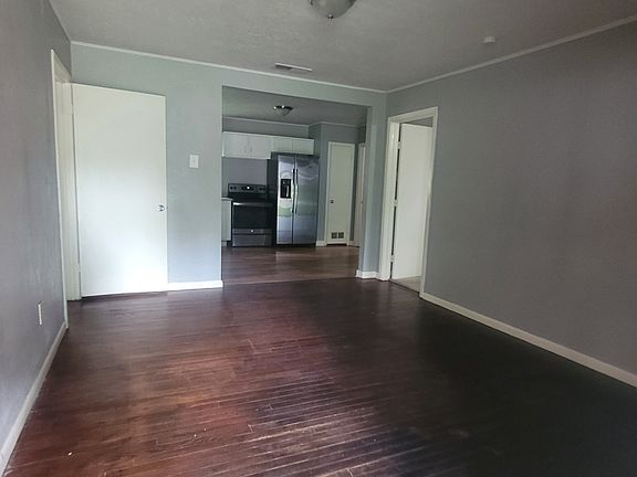2nd image of 2917 W Collin St