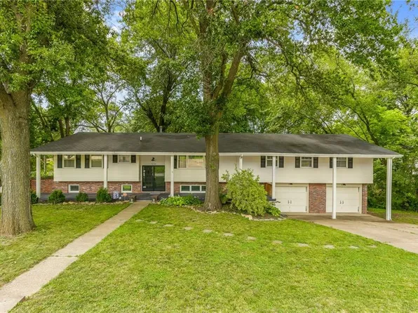 532 Maple Ave, Smithville, MO 64089