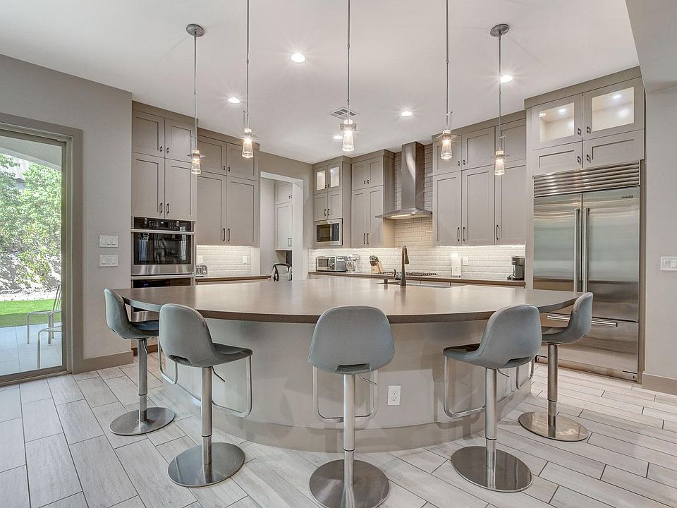 1st image of 11854 Albissola Ave