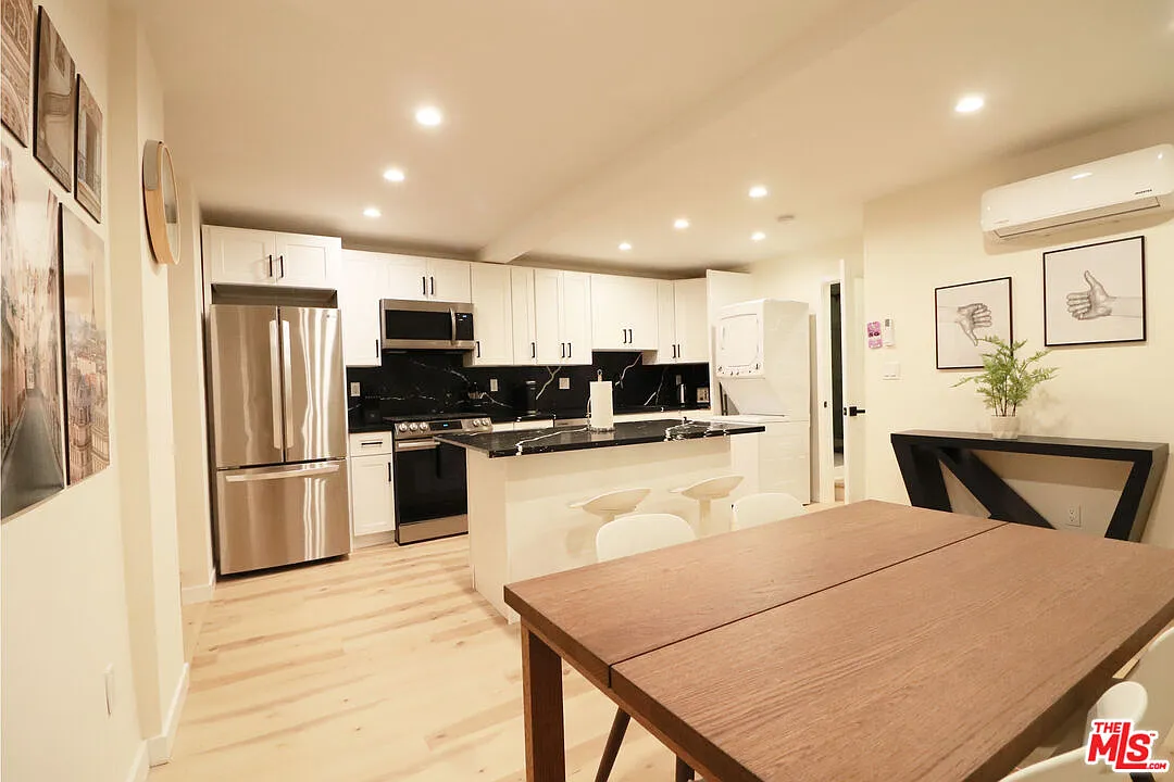 1 bed, 650 sqft, $3,250 — Photo 2
