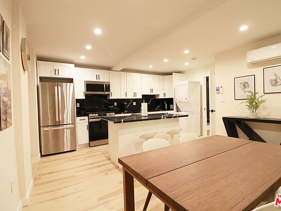 2nd image of 944 N San Vicente Blvd #10