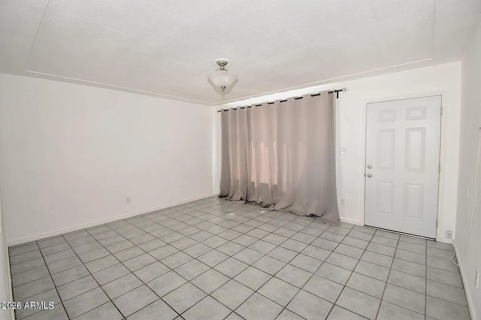 3 bed, 2.0 bath, 1215 sqft, $2,300 — Photo 2