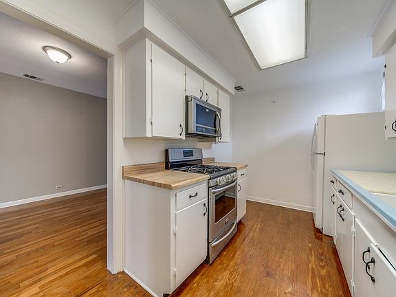 4th image of 606 W Huisache Ave