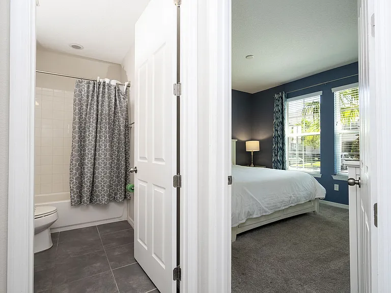 Carey Palm Cir — Photo 23