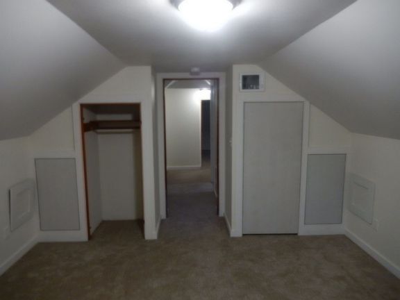 3rd image of 904 Fairview Dr