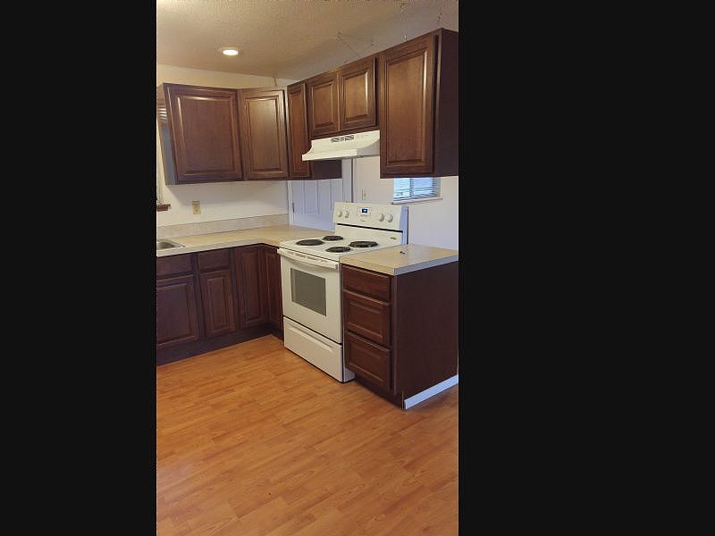 2nd image of 6626 160th St E