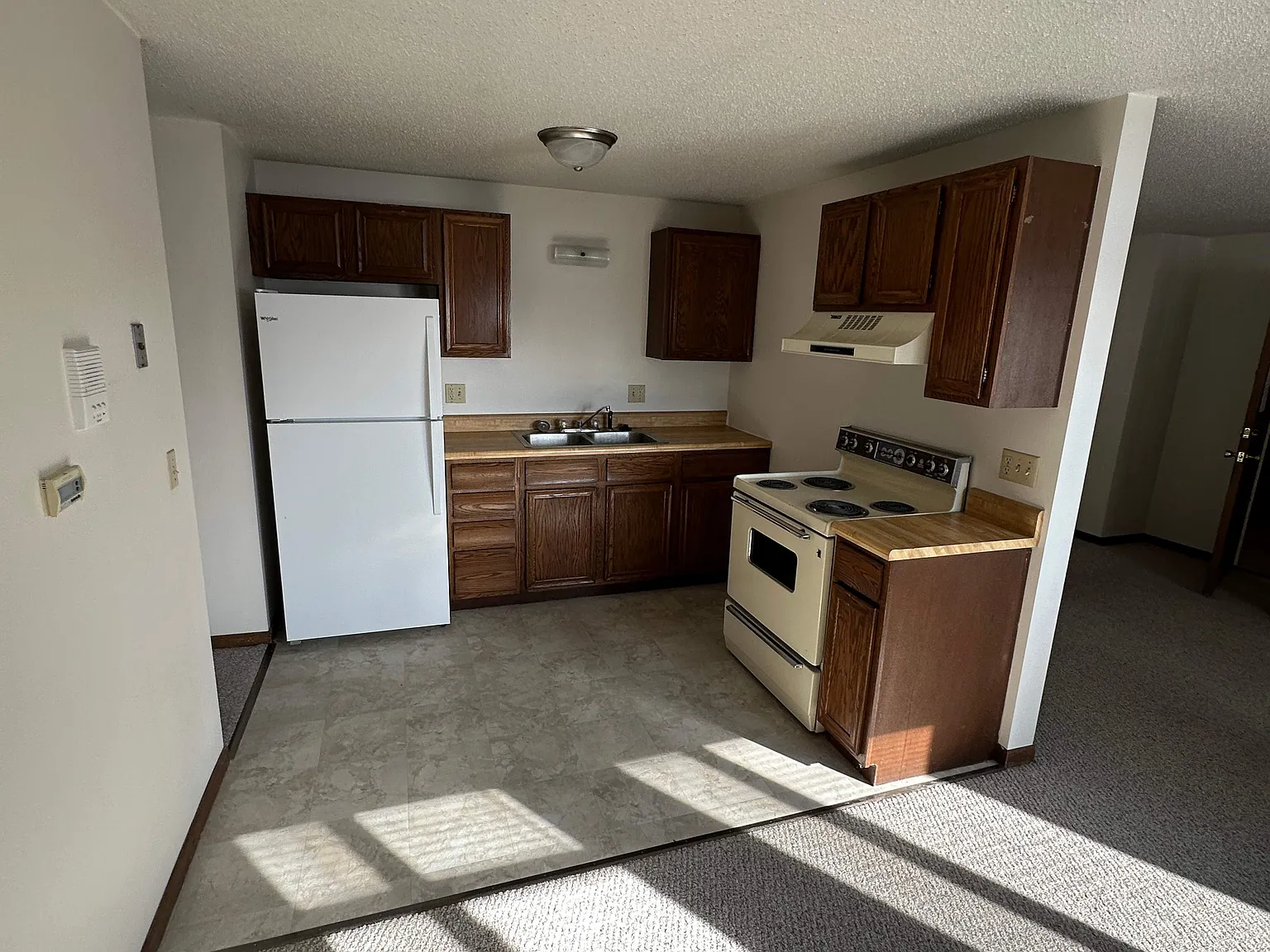 2 bed, $850 — Photo 2