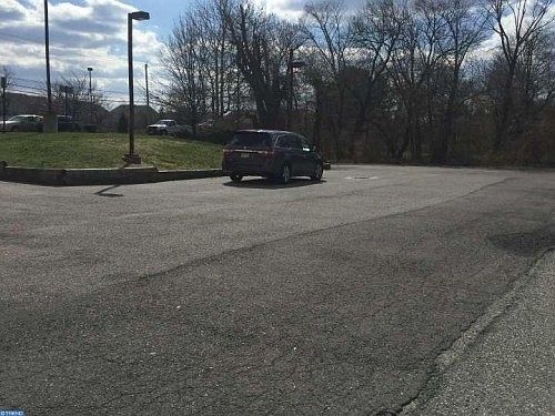 5th image of 3101 Marne Hwy