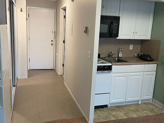 4th image of 1040 Cleveland Ave S #3