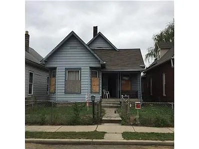 260 E Caven St photo 1