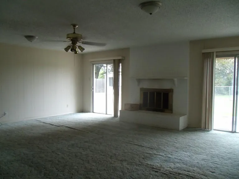 5513 Greenbriar St — Photo 7