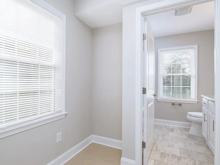 2 Bedroom/1 Bath and 3 Bedroom/2 Bath Quadplex — Photo 40