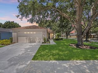 1601 Mosaic Forest Dr, Seffner, FL 33584