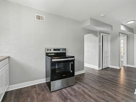 5th image of 2200 Milligan Ave Rear 2