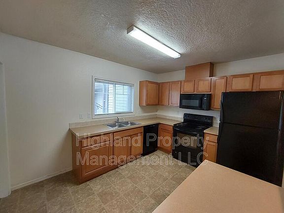4th image of 1020 NE B St #7