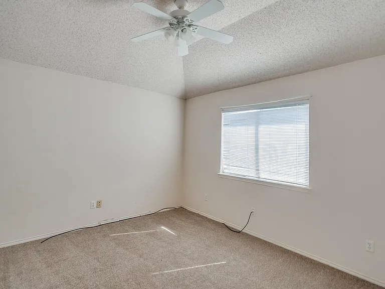 3949 Windford Dr — Photo 22
