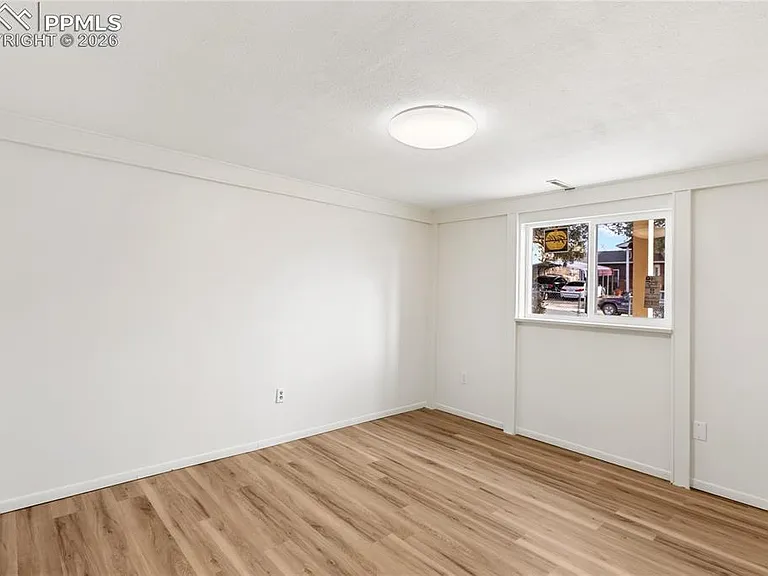 427 Quebec St — Photo 2
