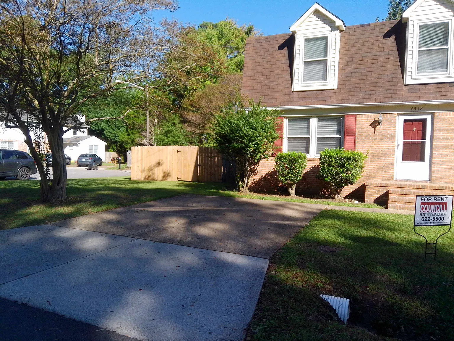 2 bed, 1.5 bath, $2,100 — Photo 3