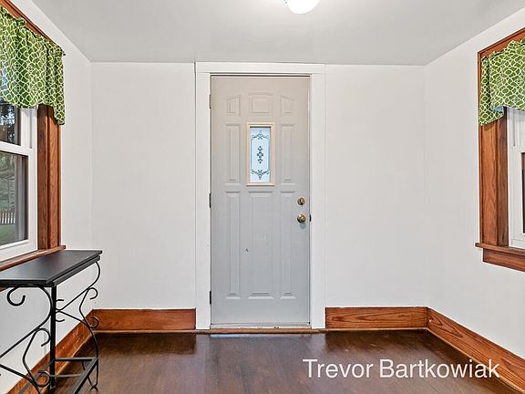 4th image of 1620 S Mears Ave