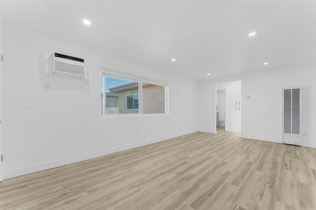 Building Photo - 16915 S Vermont Ave #C