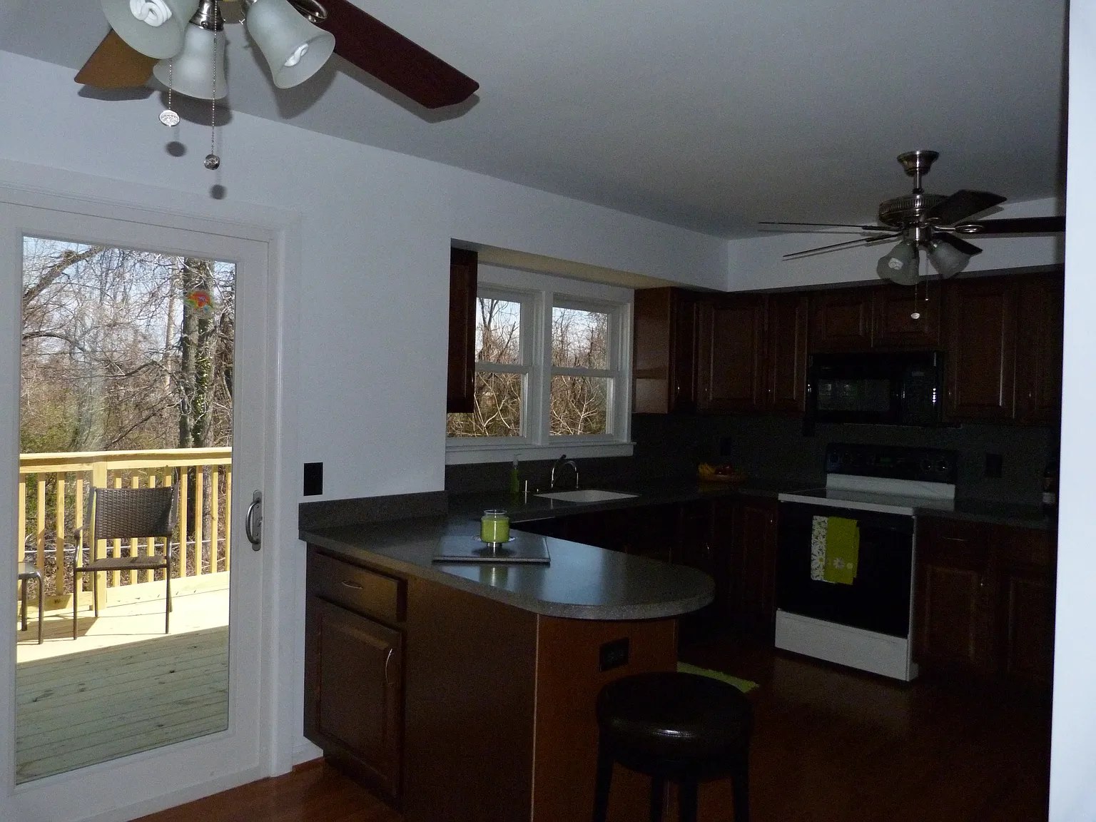 4 bed, 2.5 bath, 1740 sqft, $3,200 — Photo 2