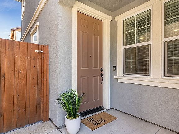 3rd image of 332 Kapalua Bay Cir