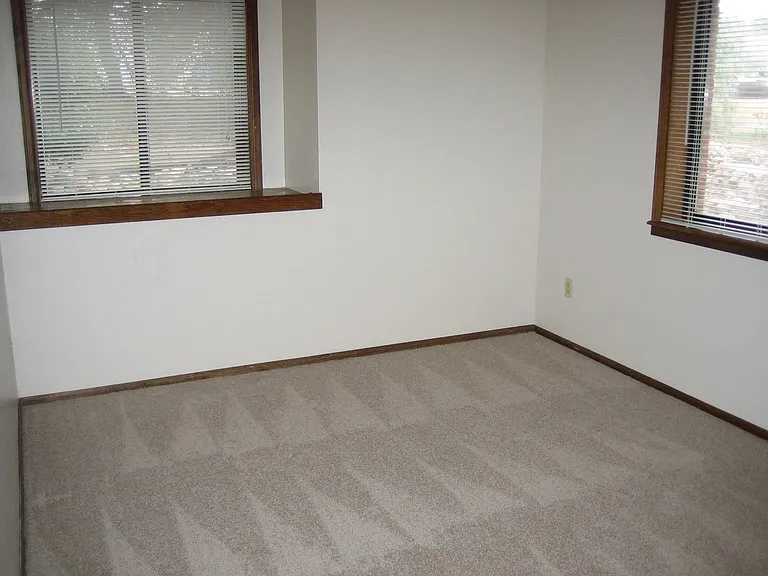 1919 Centennial Dr — Photo 6