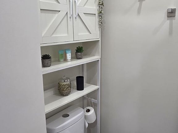 4th image of 620 SW 71st Ter #1