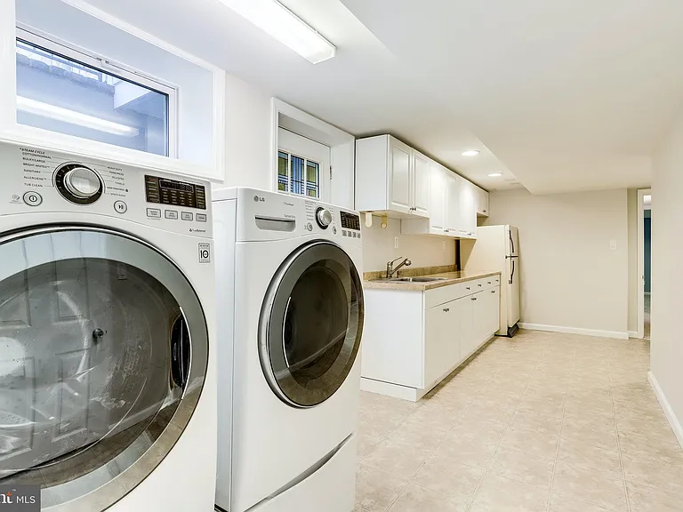 4894 Williamsburg Blvd — Photo 39