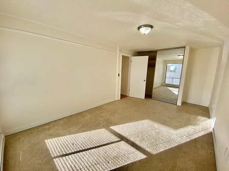 Annaron Apartments — Photo 9