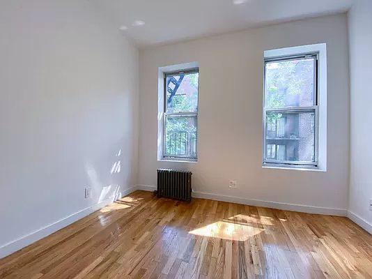 2nd image of 218 E 85th St #4R