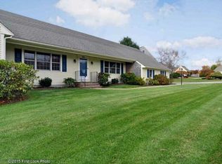 191 Meadow Ln, Middletown, RI 02842