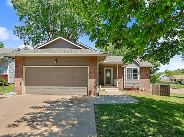 1396 E Longhorn Ct, Derby, KS 67037