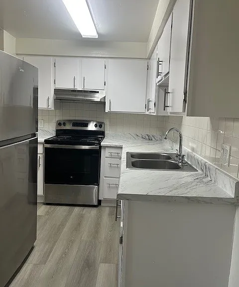 Orchard Glen Apartments — Photo 22