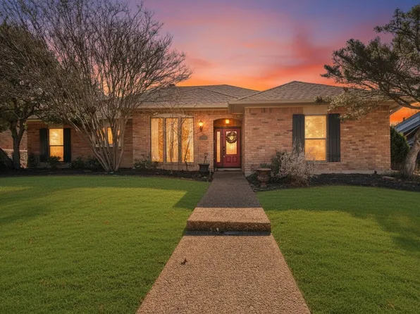 2902 Cambridgeshire Dr, Carrollton, TX 75007