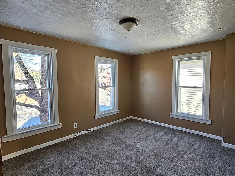 1308 S Western Ave — Photo 10