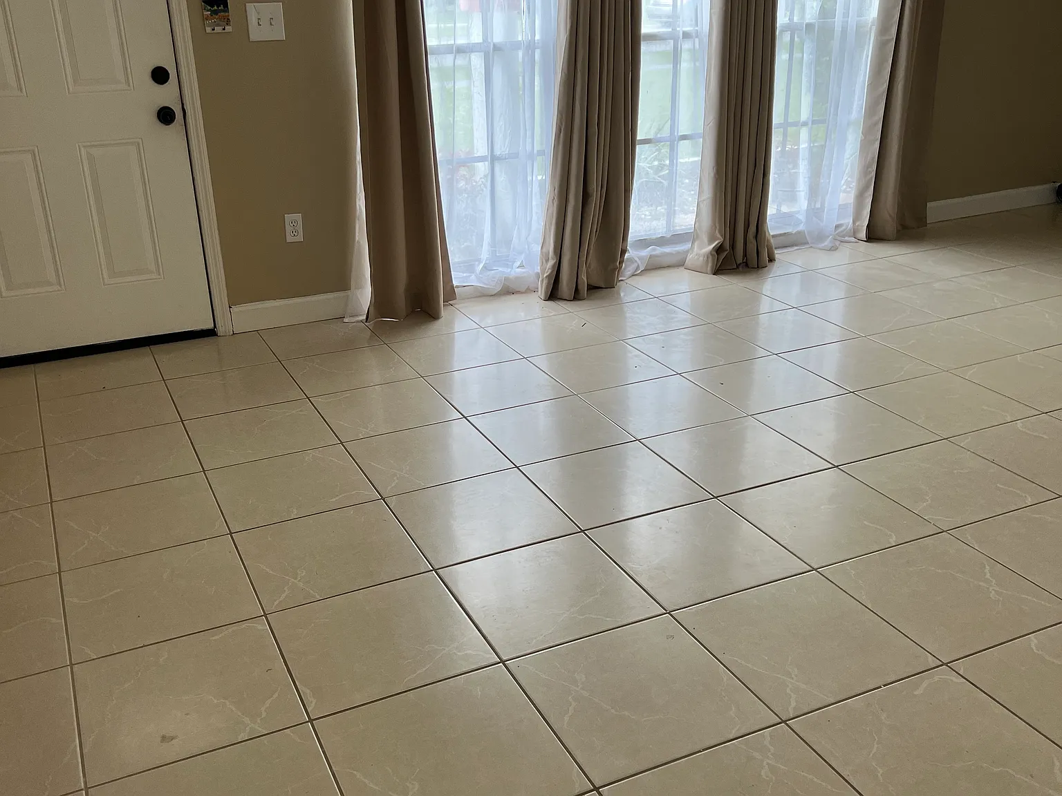 2 bed, 1379 sqft, $1,850 — Photo 4
