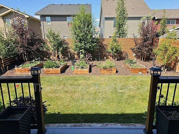 4th image of 40 Jamison Cres