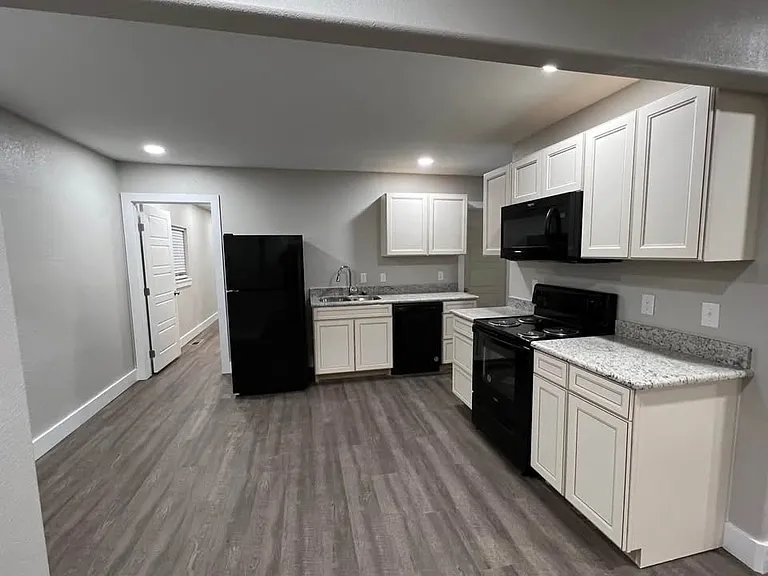 624 N 5th Ave — Photo 5