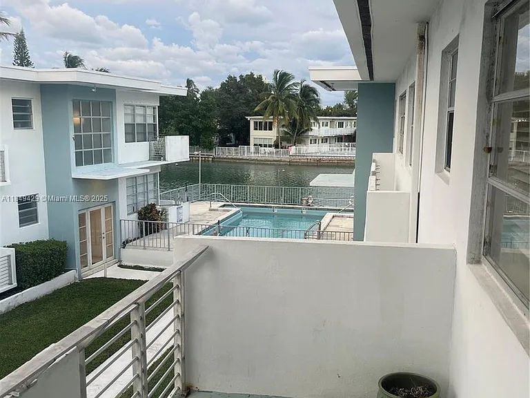 250 S Shore Dr #5 — Photo 11