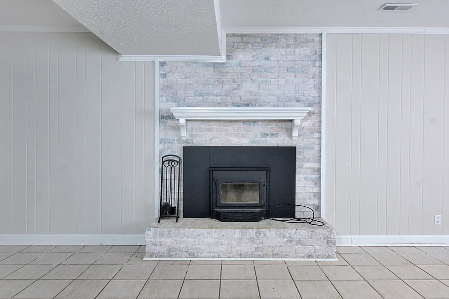 916 Sandlewood Drive - 2 — Photo 3