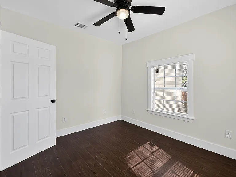 427 Floyd Ave — Photo 15